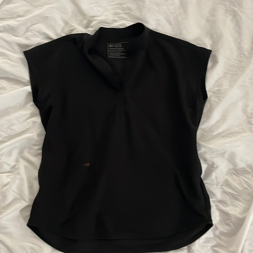 Figs Scrub top
